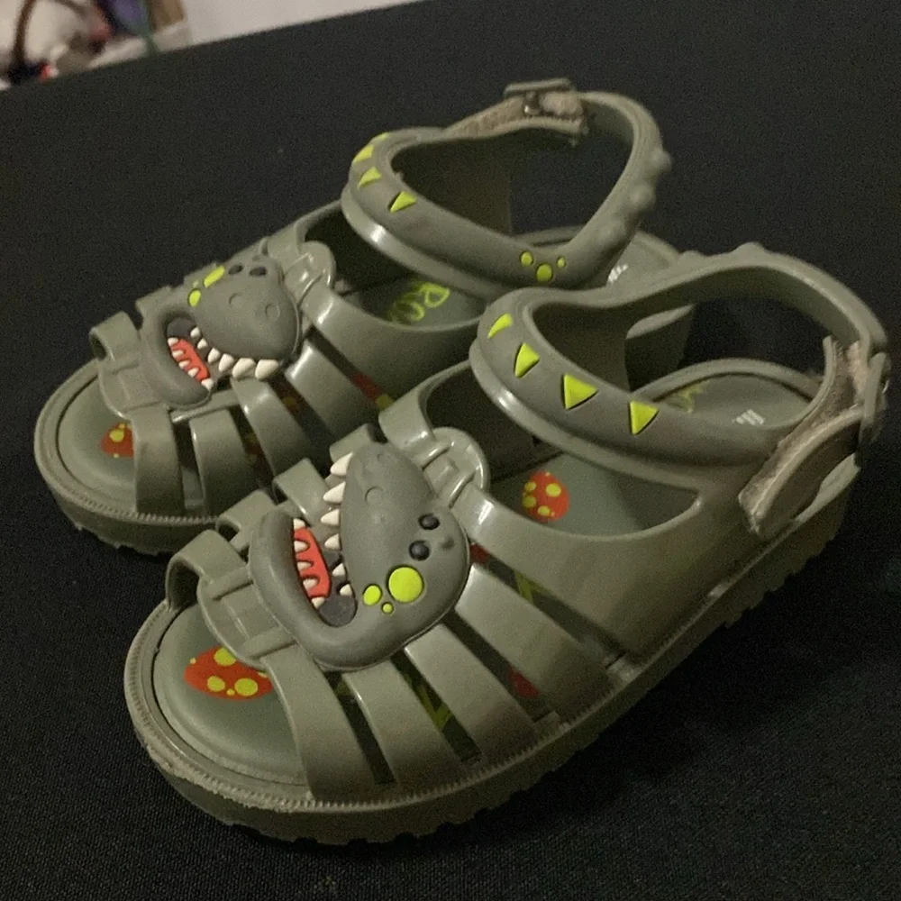 Mini Melissa Kids ARMY GREEN SIZE 10 HOOK LOOP‎ STRAP Dinosaur Sandals EUC CLEAN